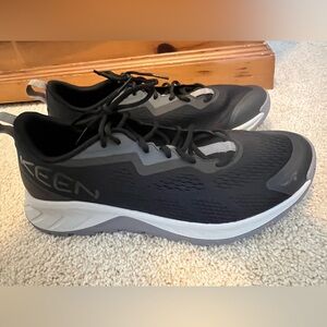 Keen men’s Versacore Speed Shoe hiking running sneaker 11.5 EUC